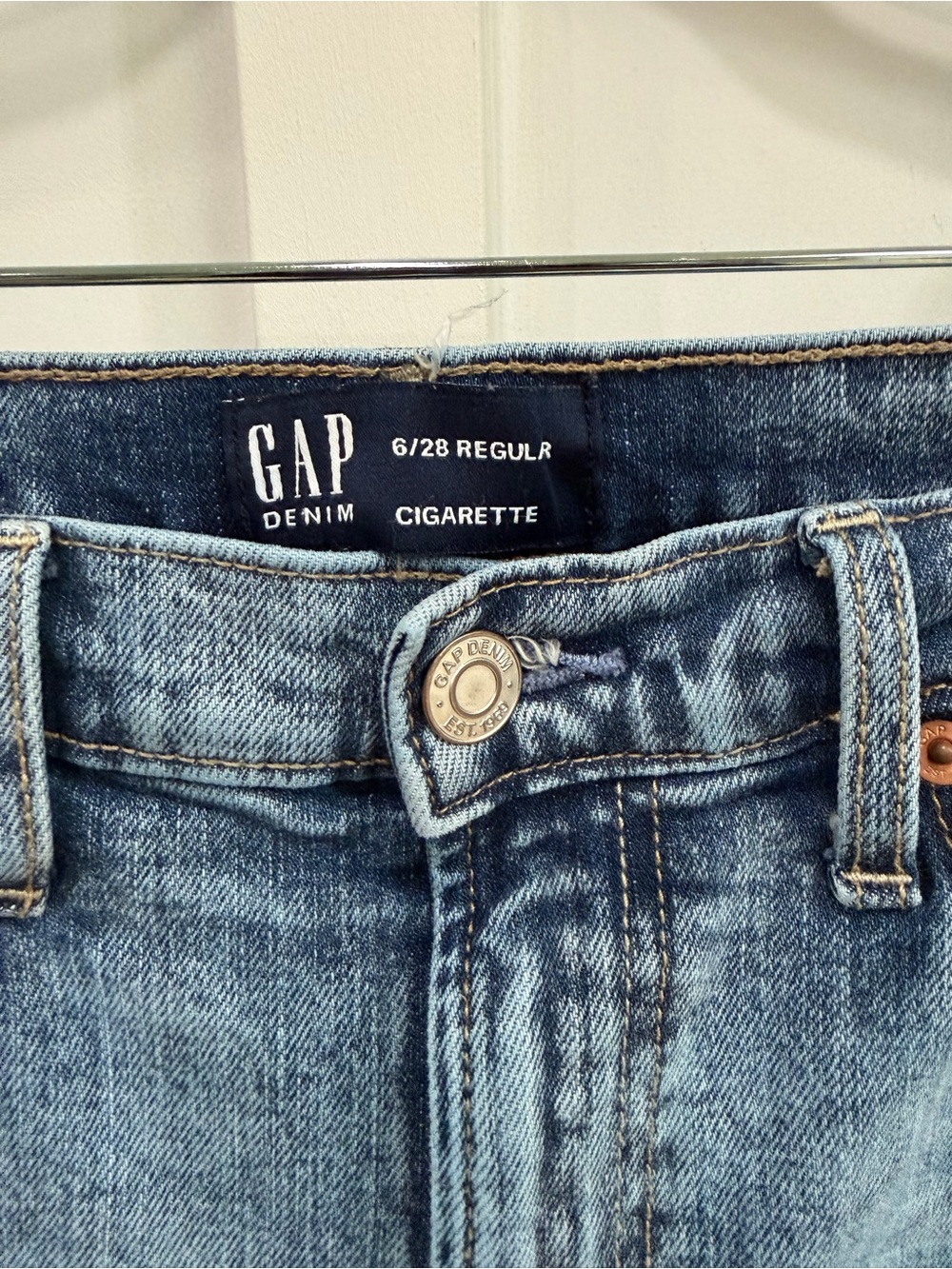 GAP Women's Cigarette Jeans in Light Blue Denim